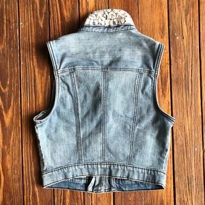 🍬Candie’s jean vest 🍬